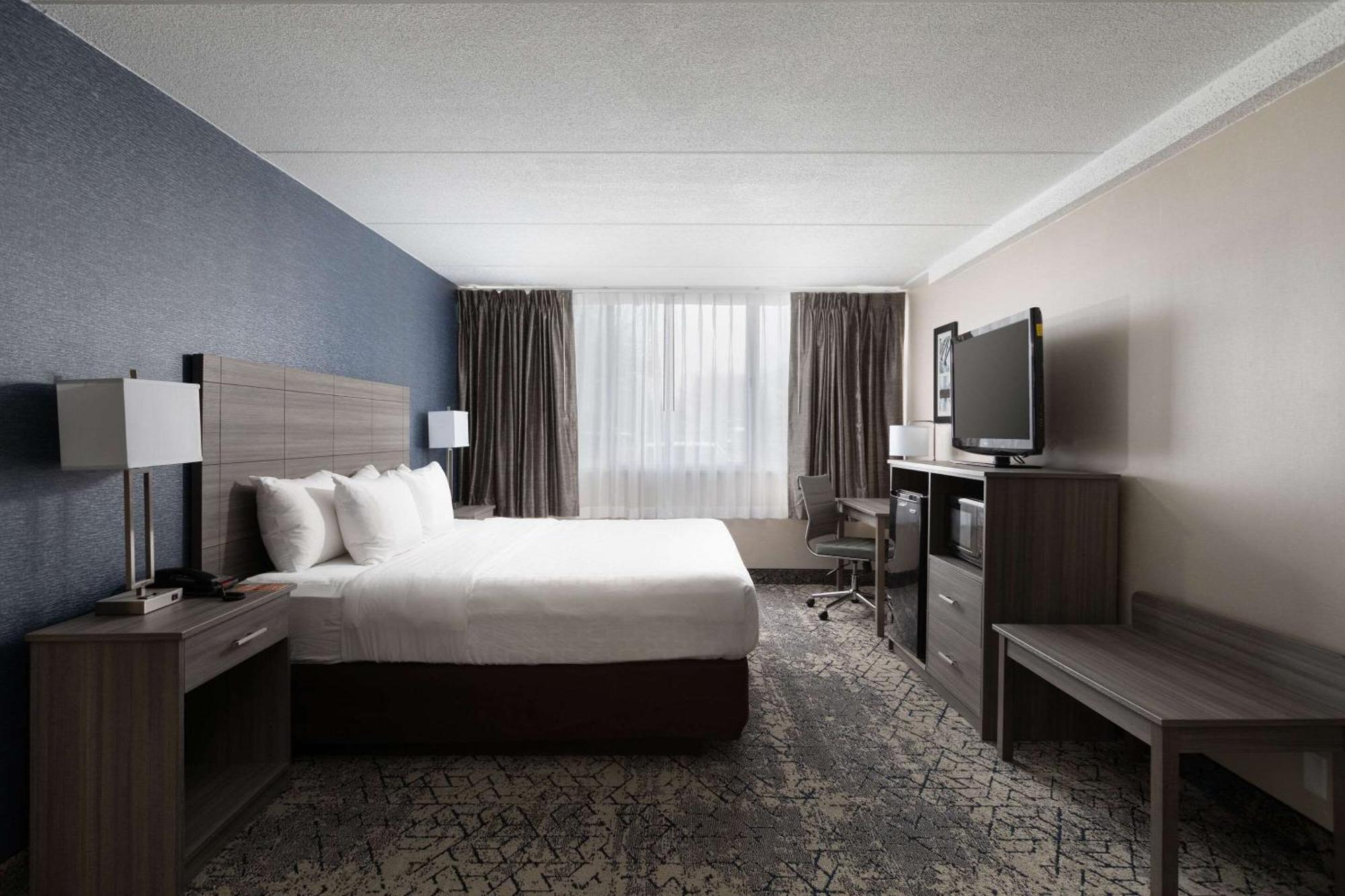Clarion Hotel & Convention Center Joliet Exteriör bild